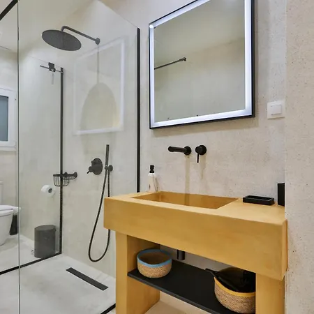 2 Bd Lycabettus Stylish By Live&travel * Athens